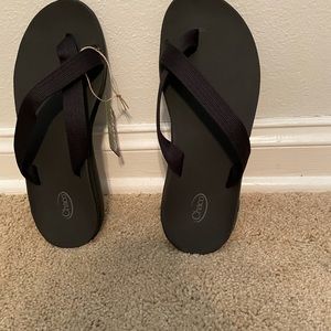 Chaco flip flops nwt